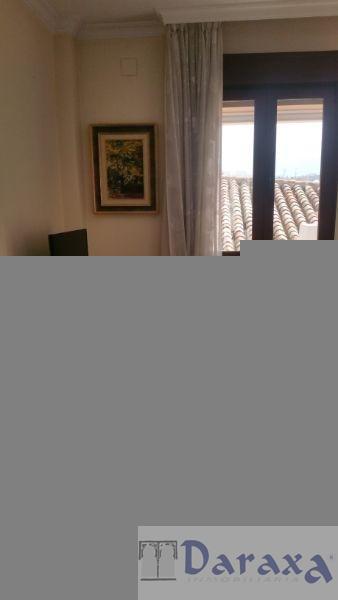 For sale of building in Granada