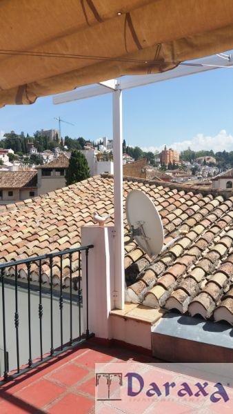 For sale of building in Granada