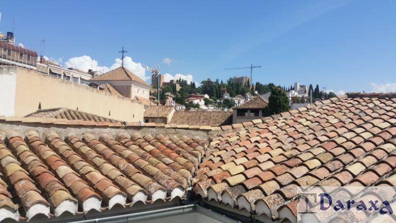 For sale of building in Granada