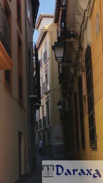 For sale of building in Granada