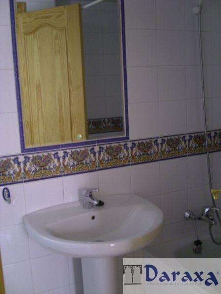 For sale of building in Granada