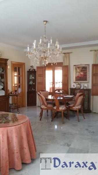 For sale of building in Granada