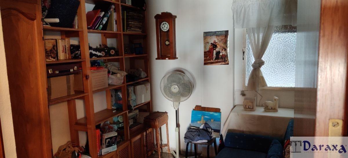 For sale of flat in Granada