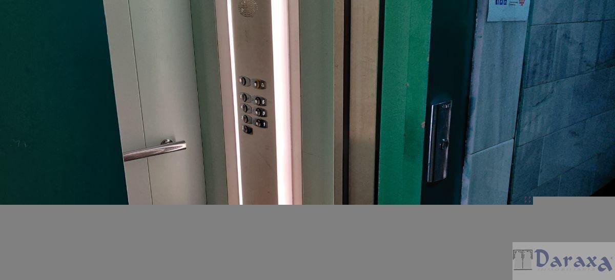 For sale of flat in Granada