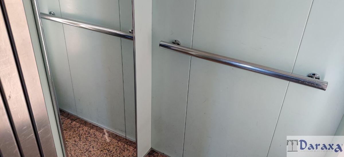 For sale of flat in Granada