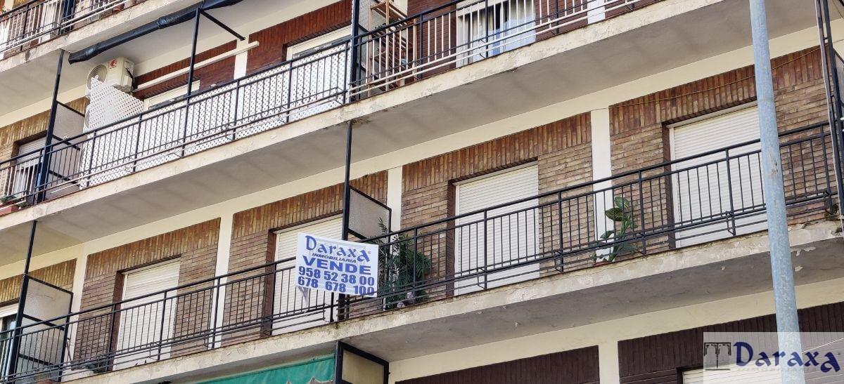 For sale of flat in Granada