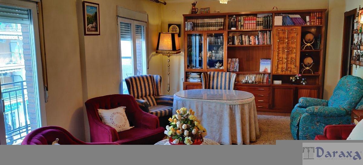 For sale of flat in Granada