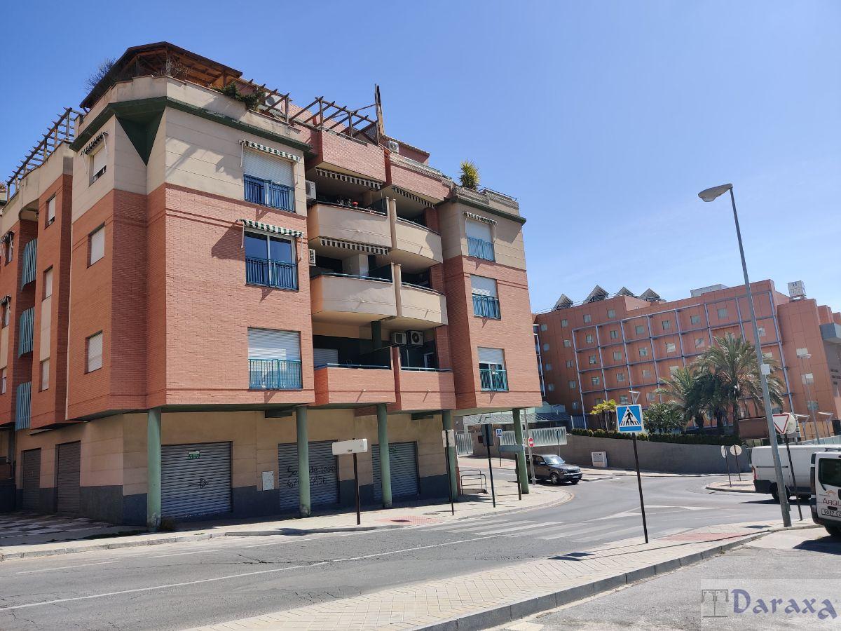 For sale of flat in Granada