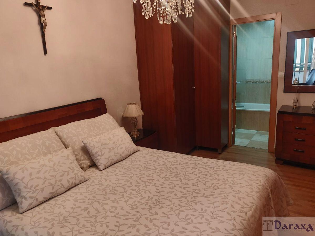 For sale of flat in Granada