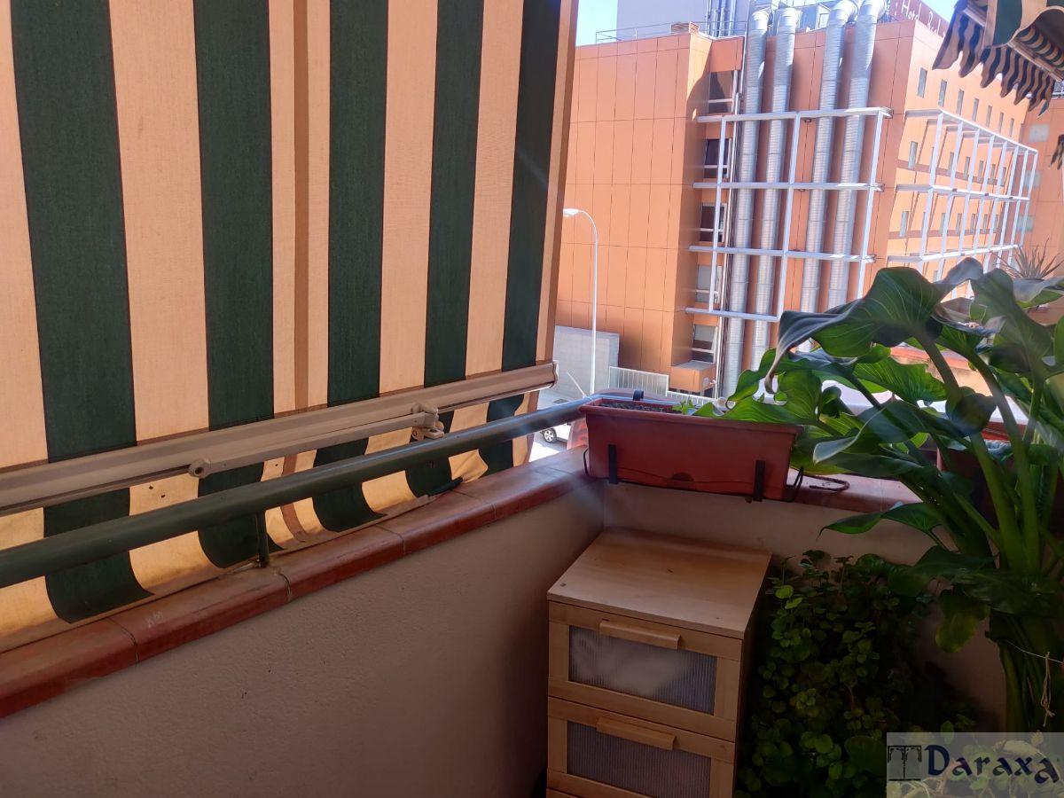 For sale of flat in Granada