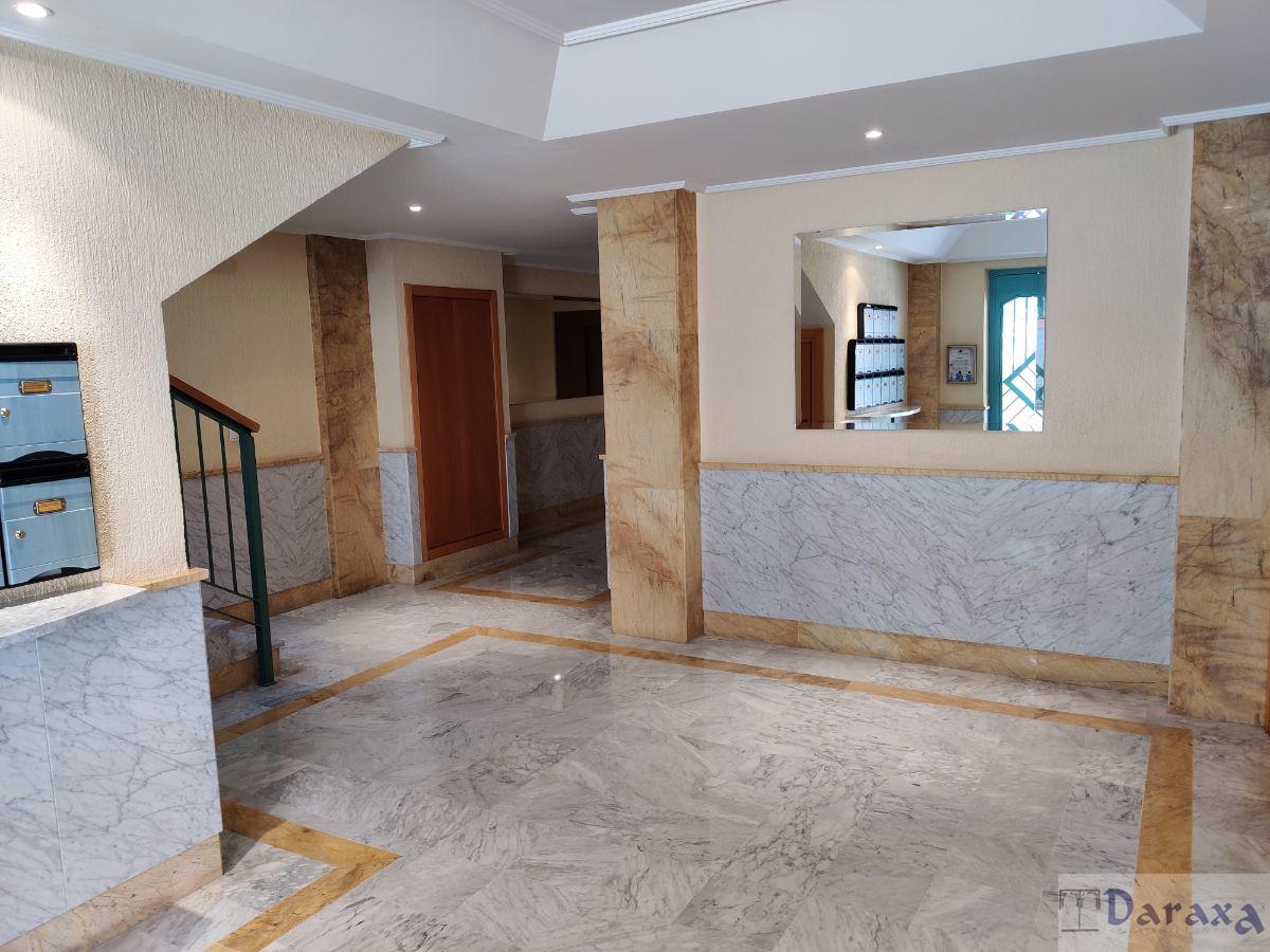 For sale of flat in Granada