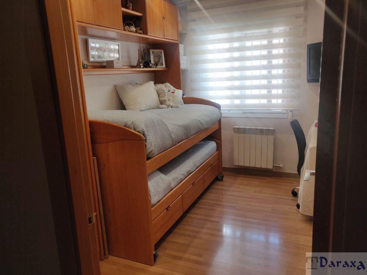 For sale of flat in Granada
