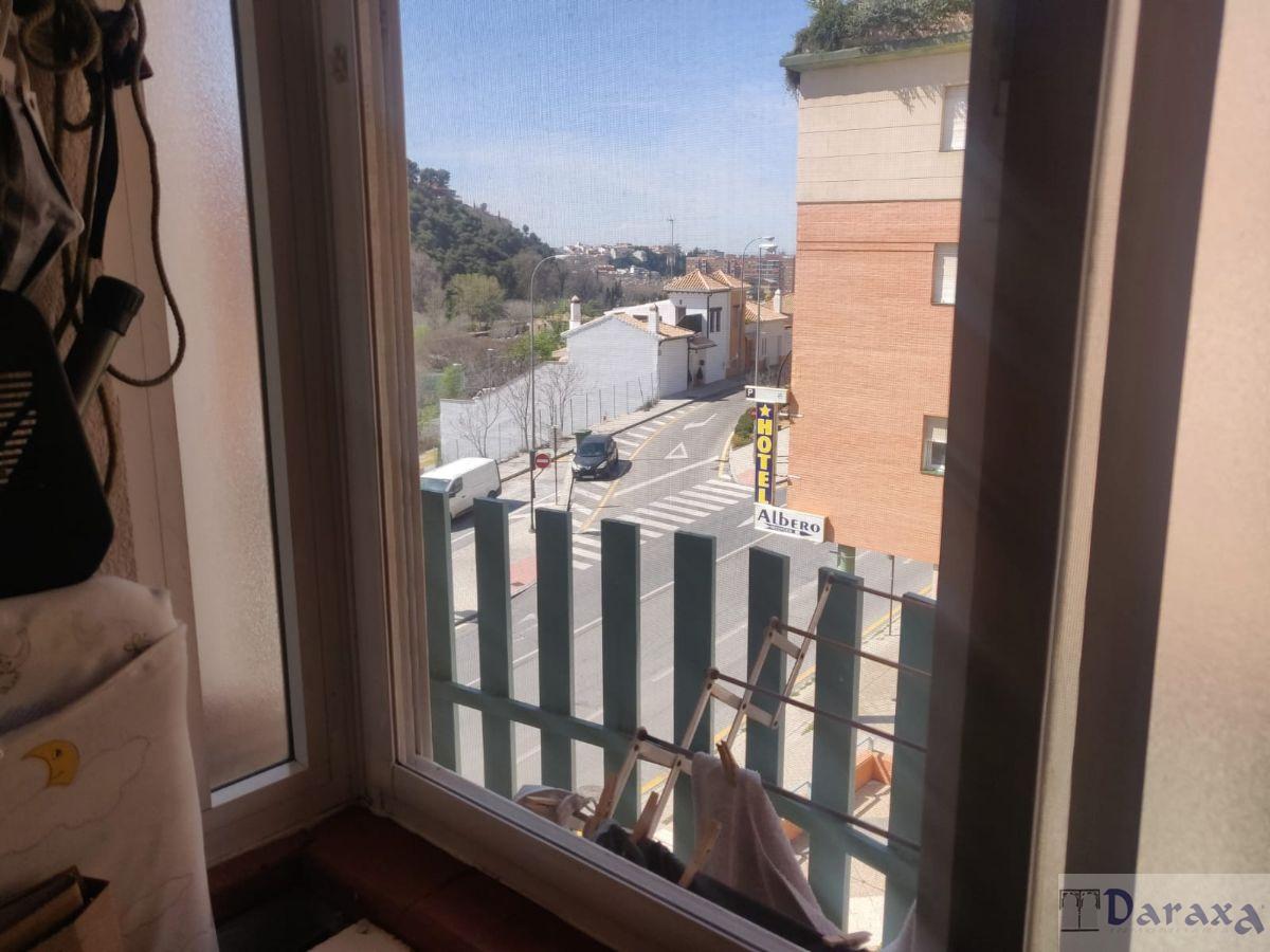 For sale of flat in Granada
