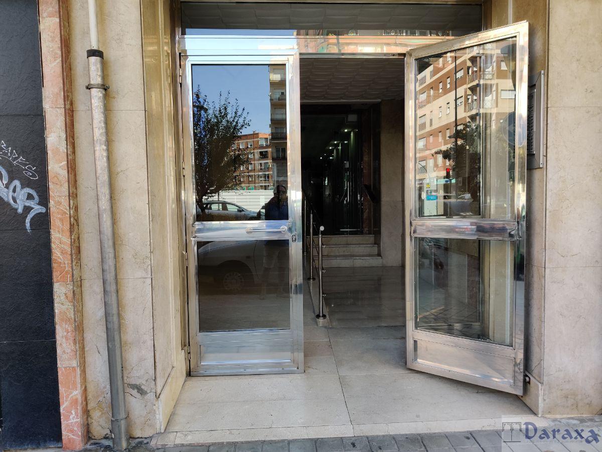 For sale of flat in Granada