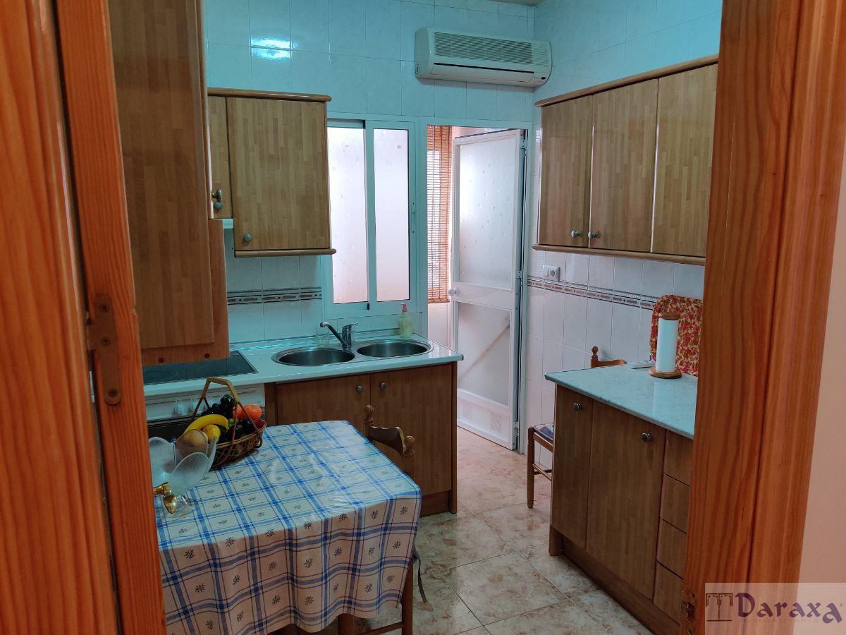 For sale of flat in Granada