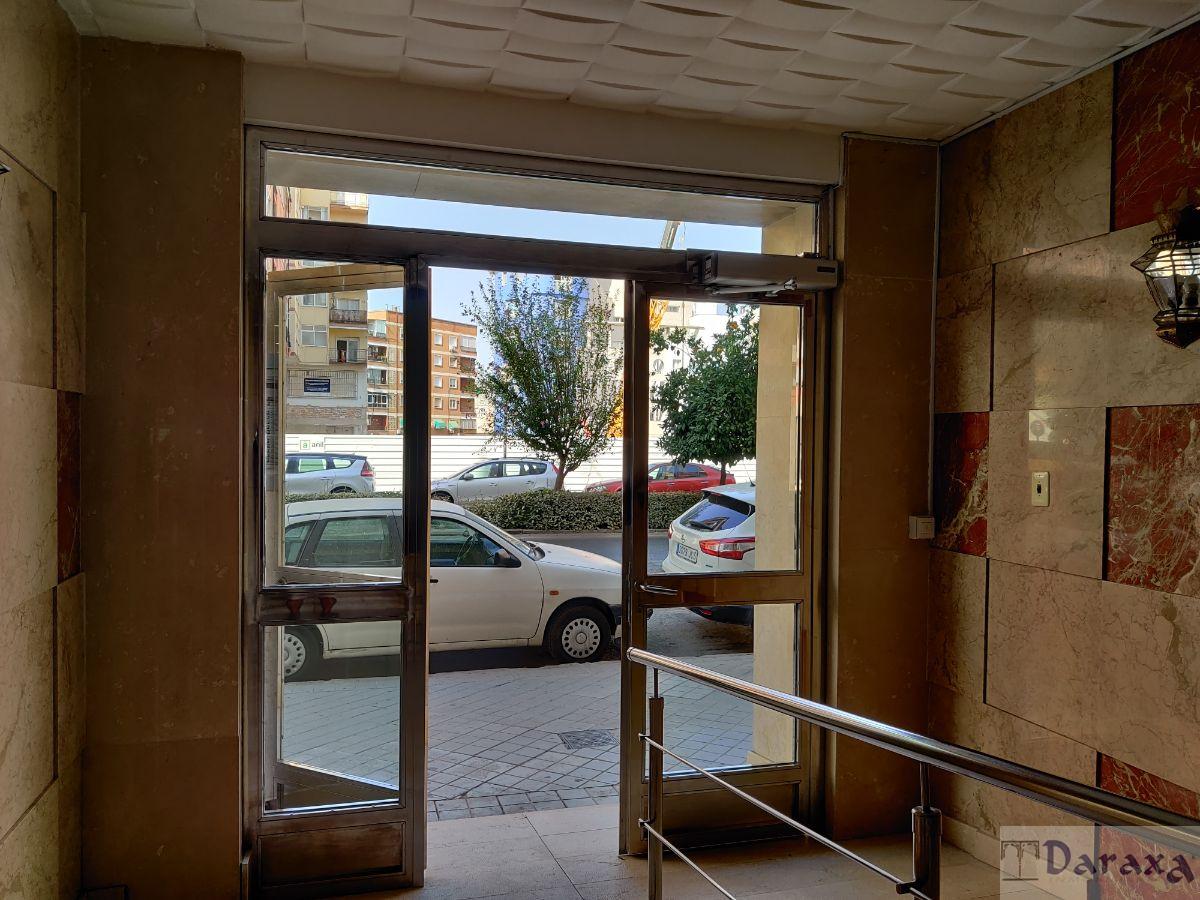 For sale of flat in Granada
