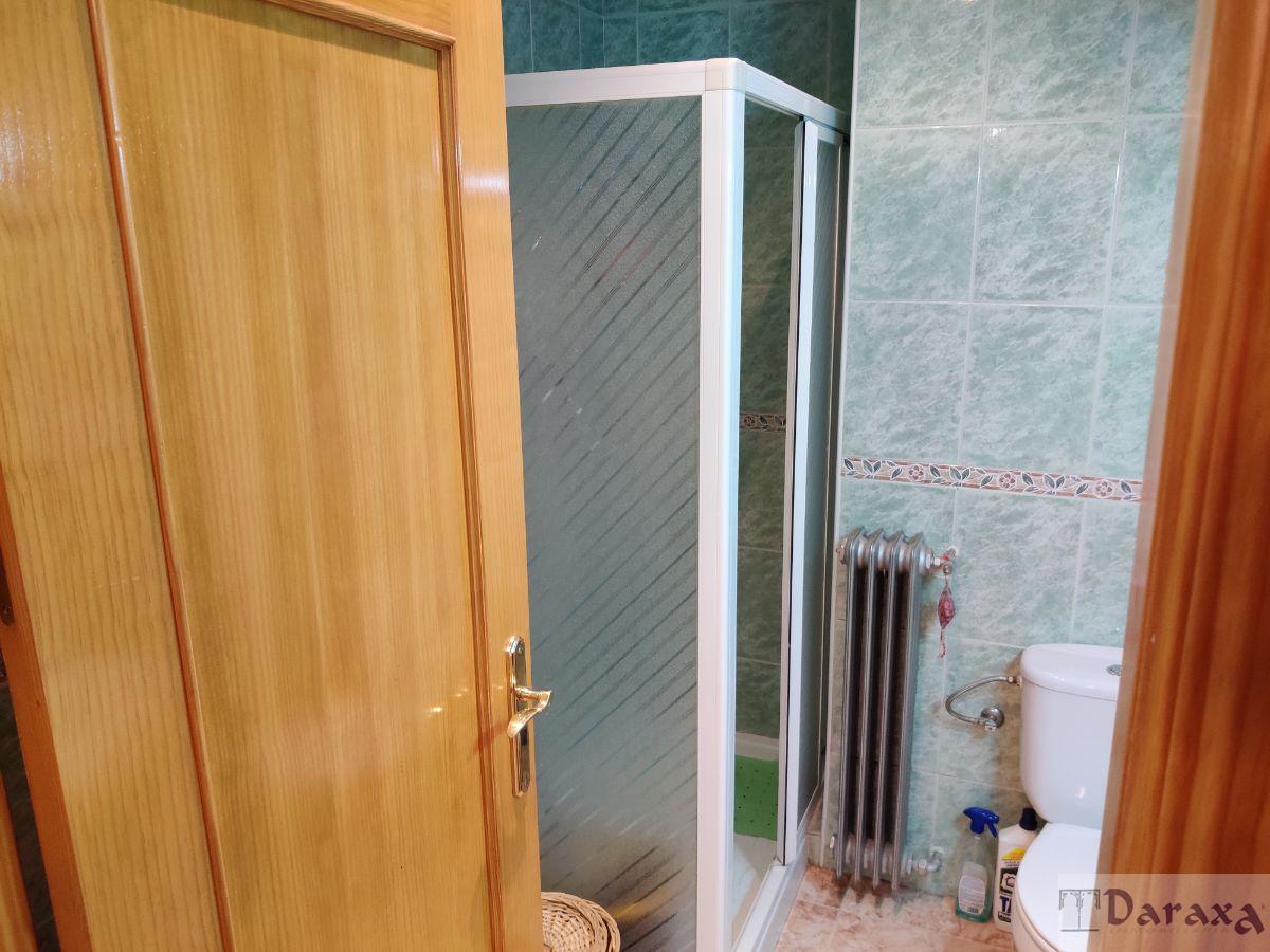 For sale of flat in Granada