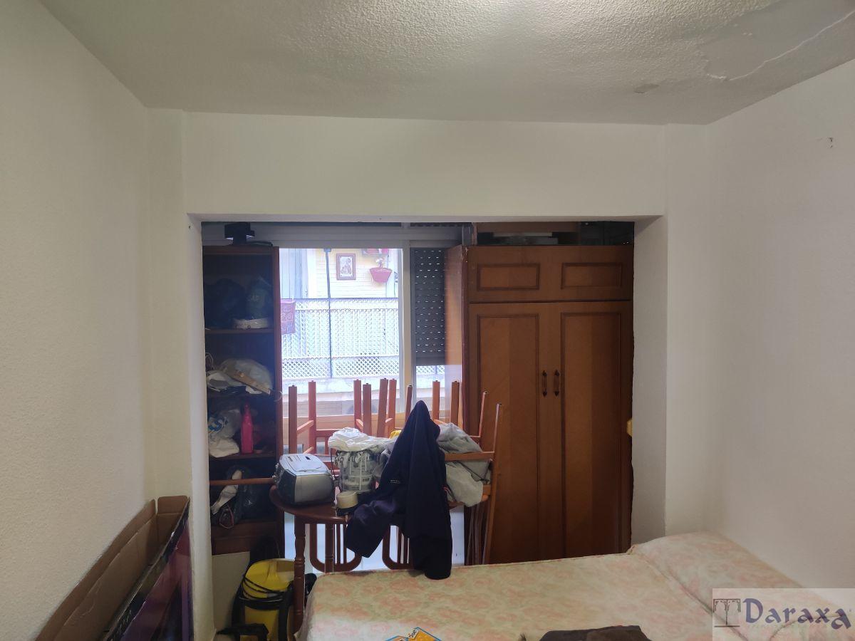 For sale of flat in Granada