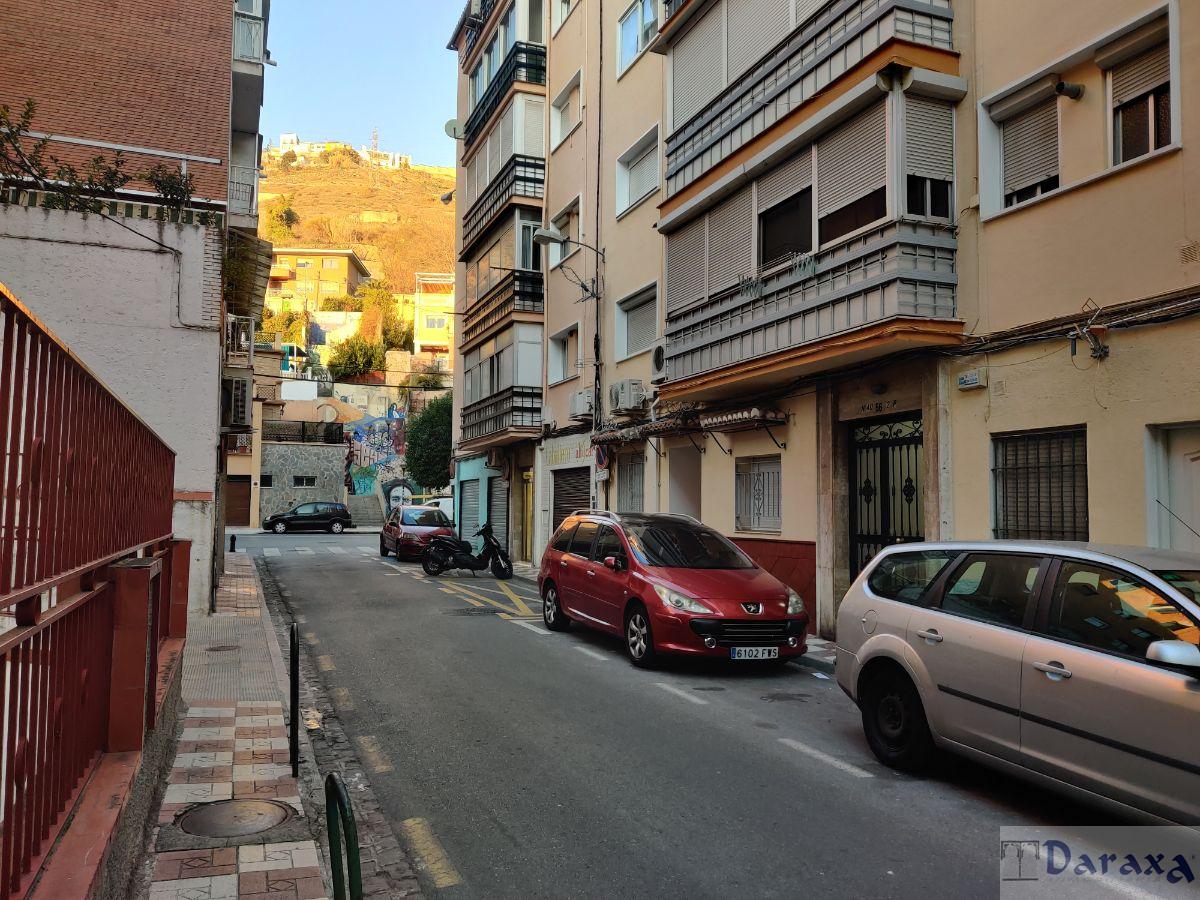 For sale of flat in Granada