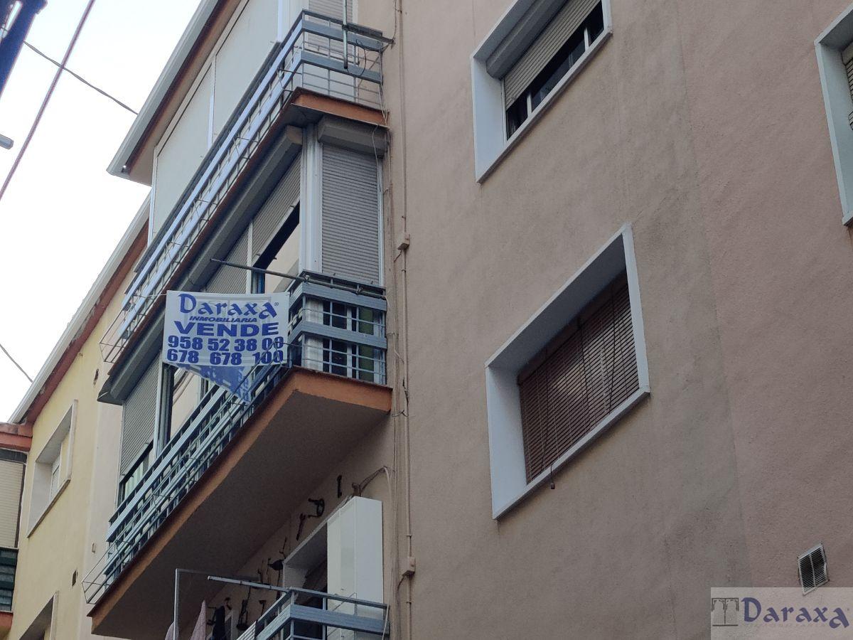 For sale of flat in Granada