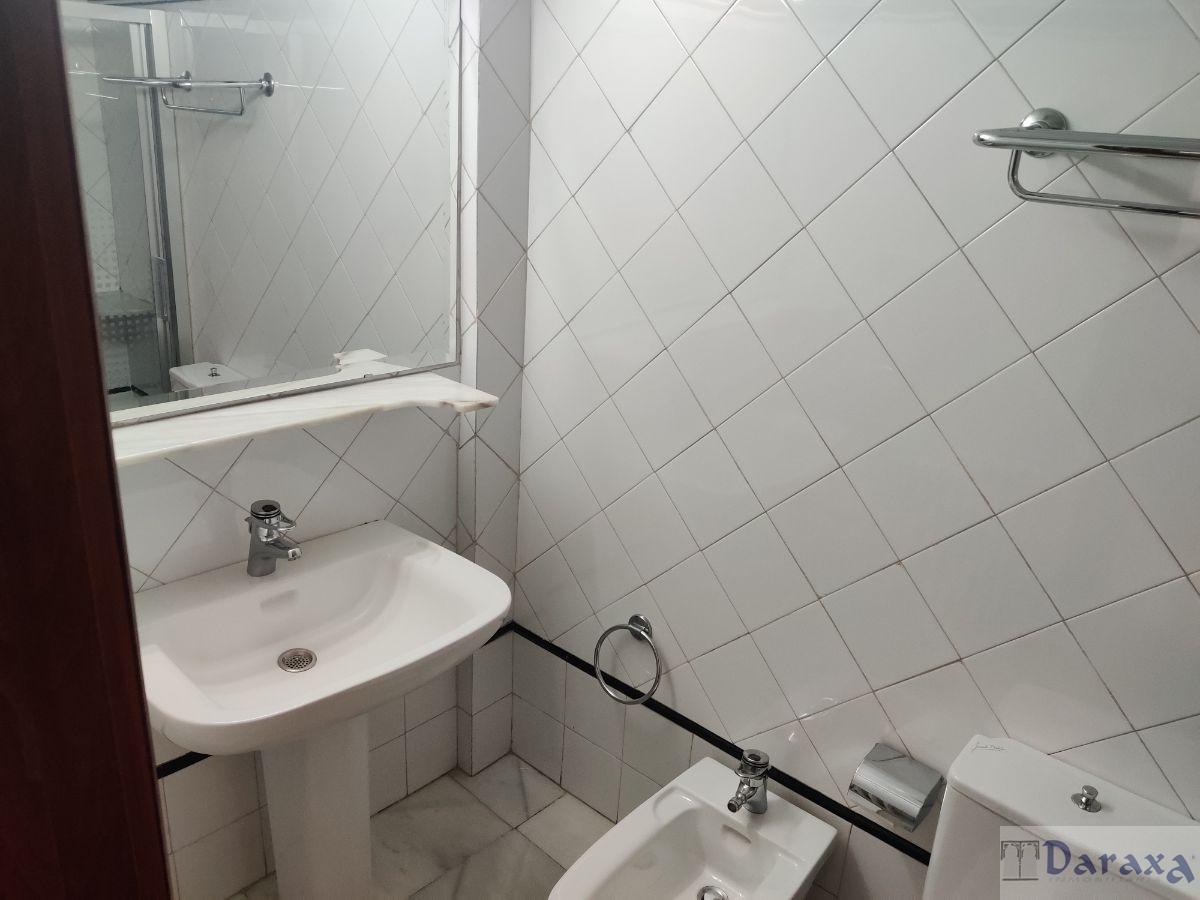 For sale of flat in Granada