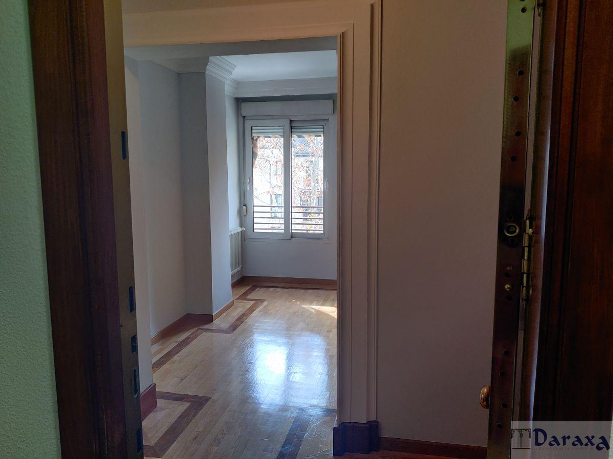 For sale of flat in Granada