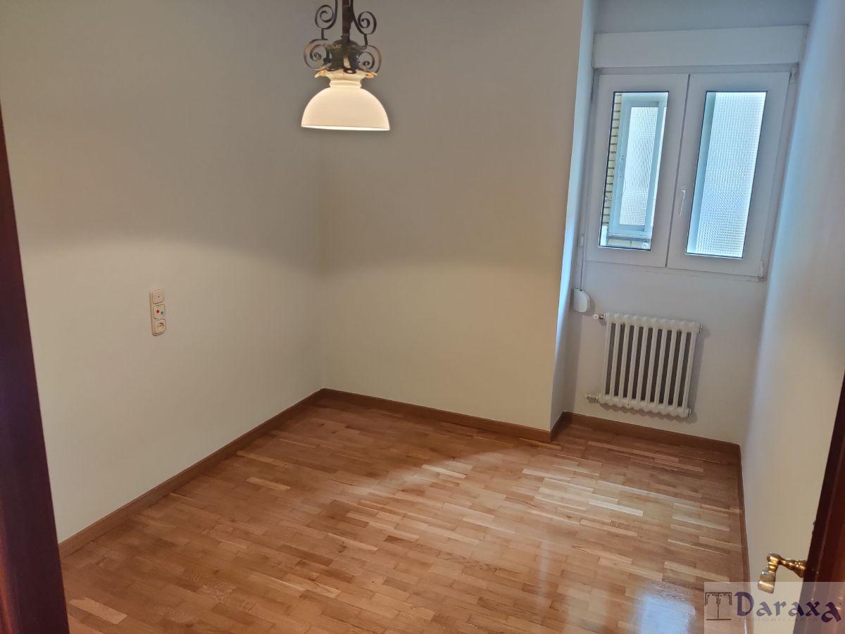 For sale of flat in Granada