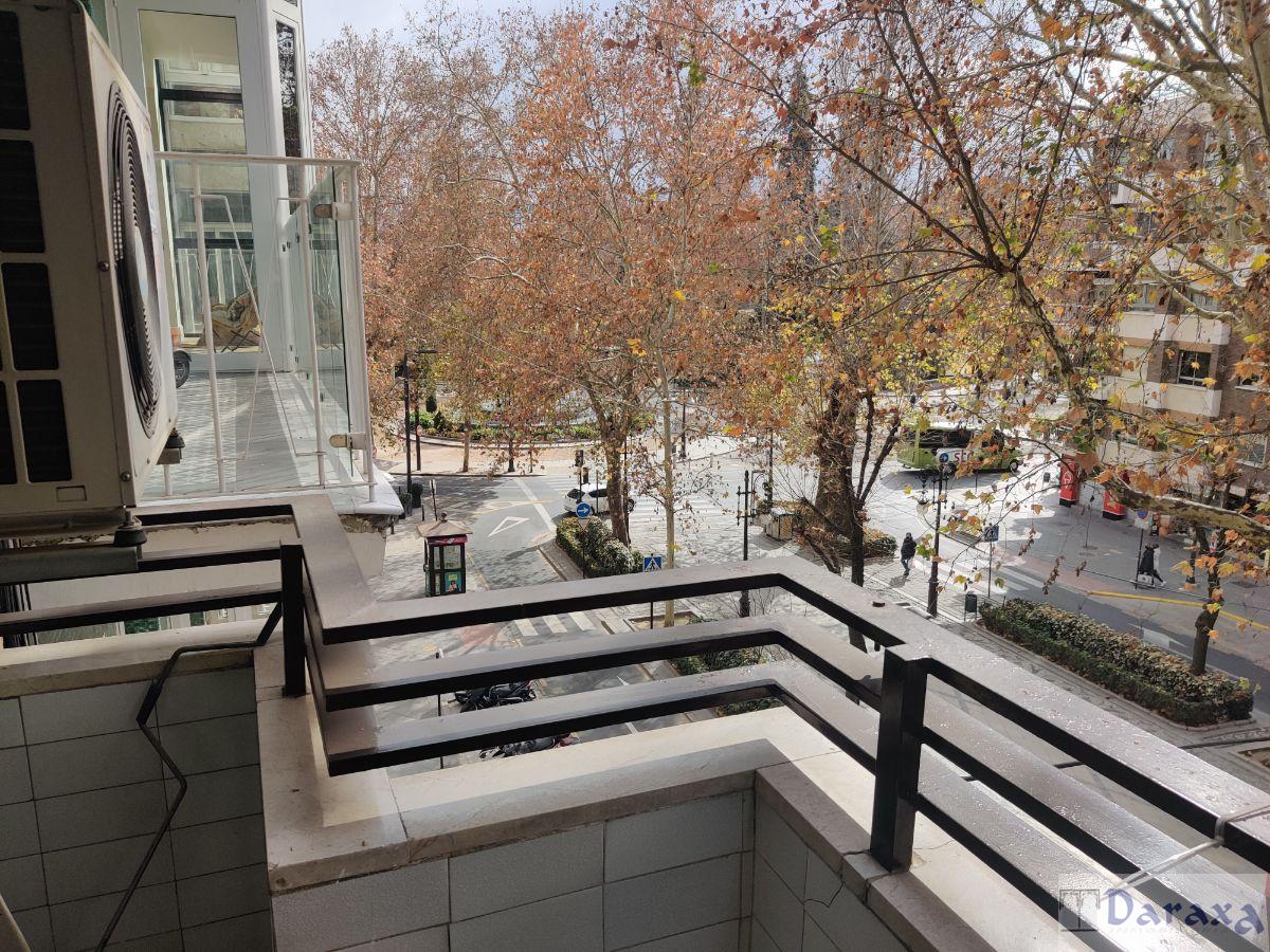 For sale of flat in Granada