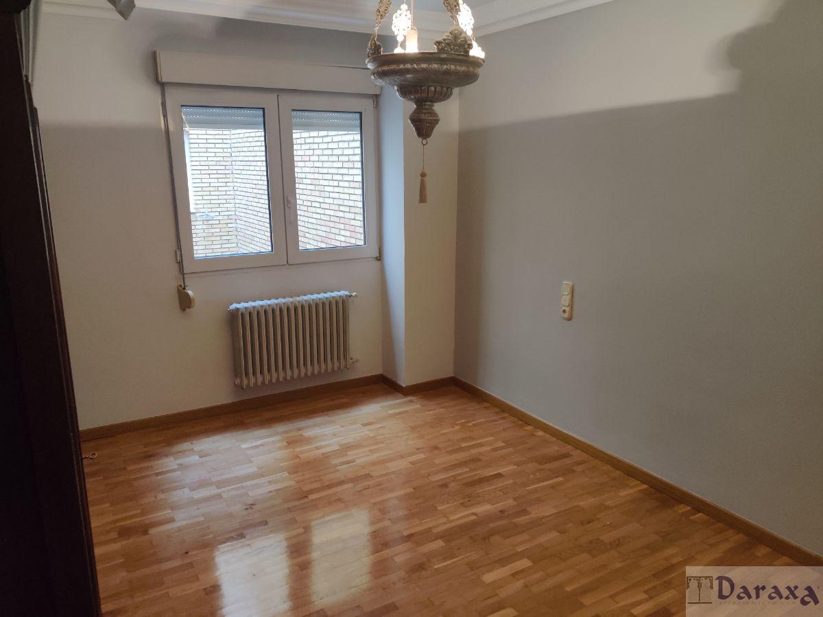 For sale of flat in Granada