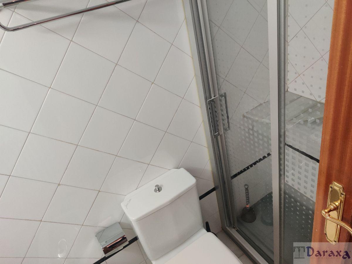 For sale of flat in Granada