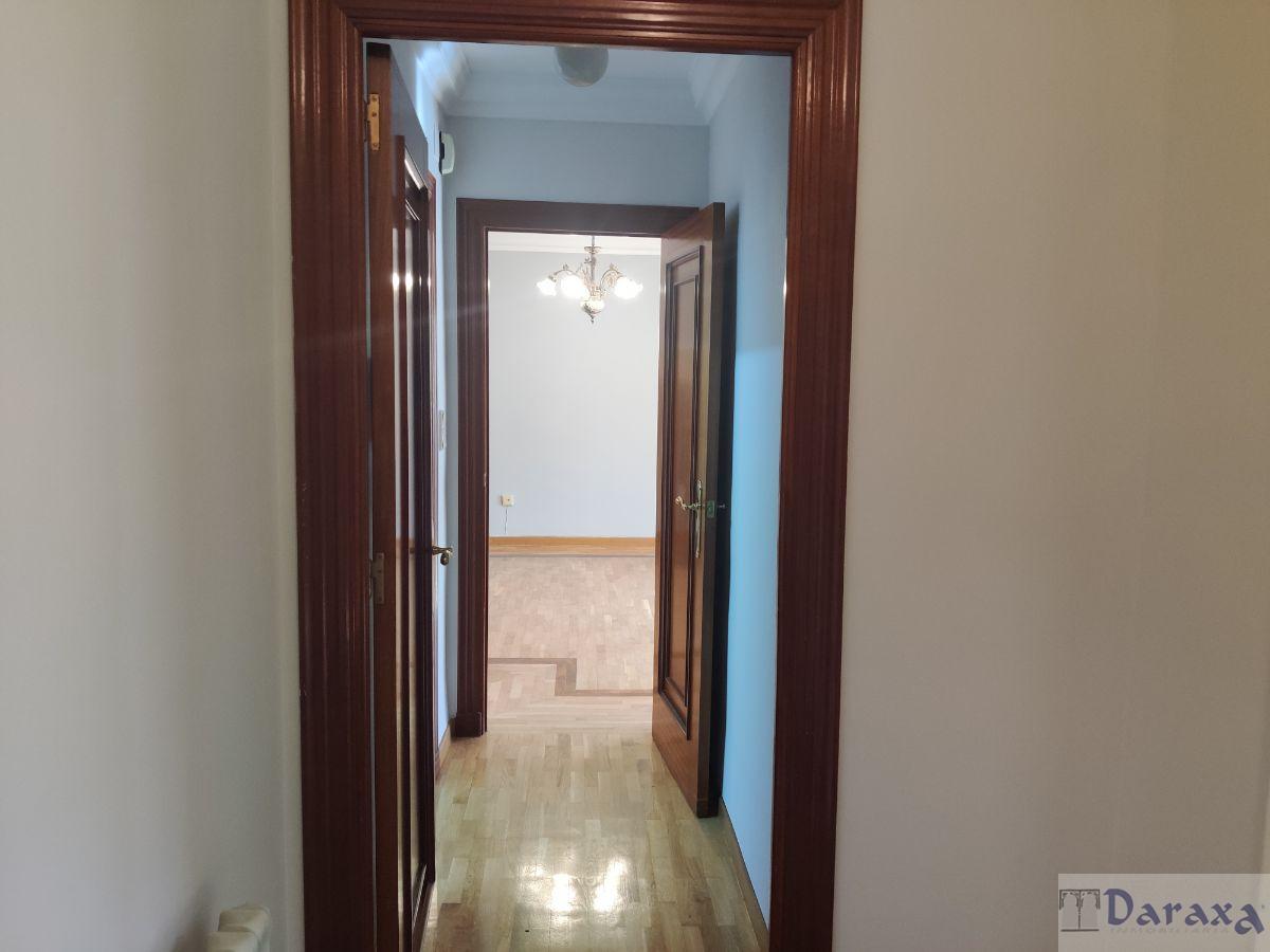 For sale of flat in Granada