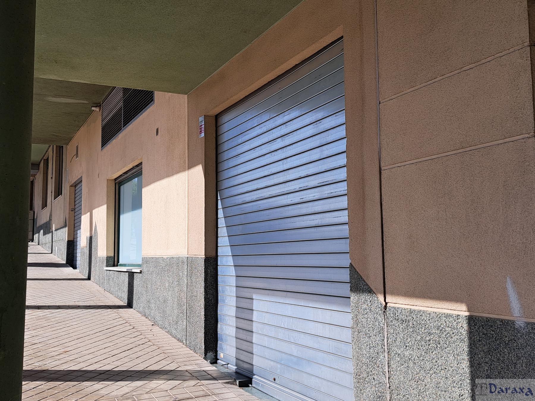 For rent of commercial in Granada