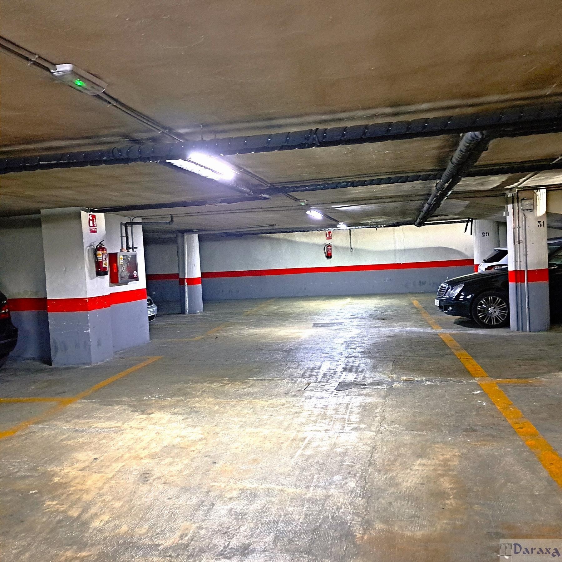 For sale of garage in Granada