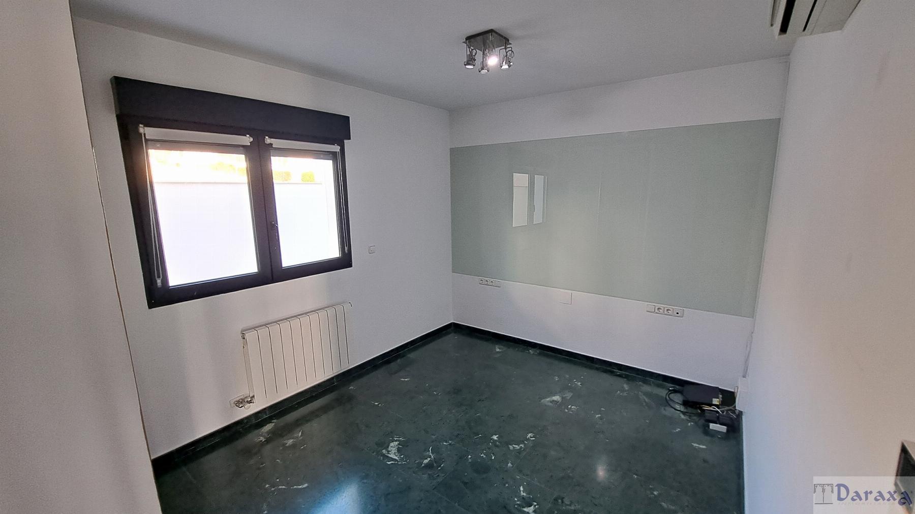 For sale of house in Huétor Vega