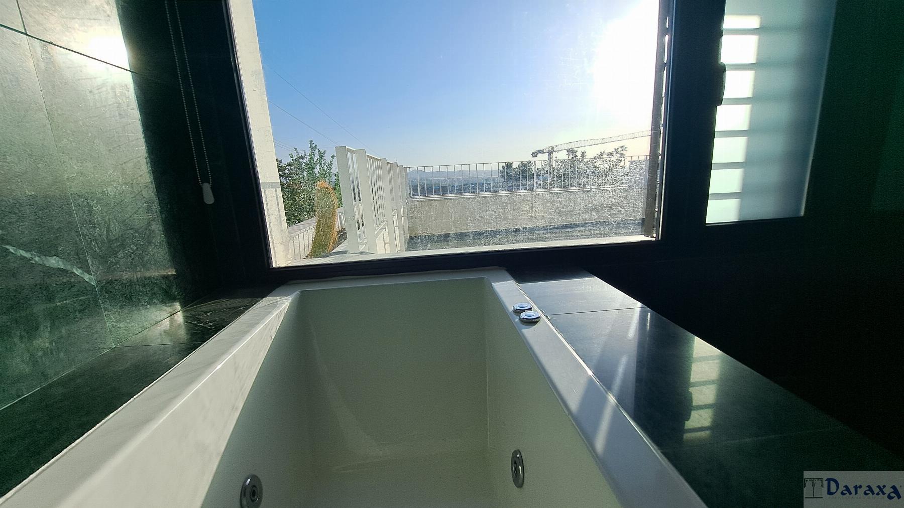 For sale of house in Huétor Vega