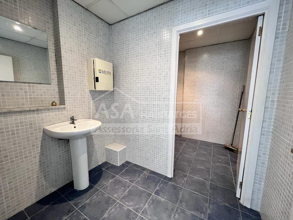 Alquiler de local comercial en Sant Adrià de Besòs