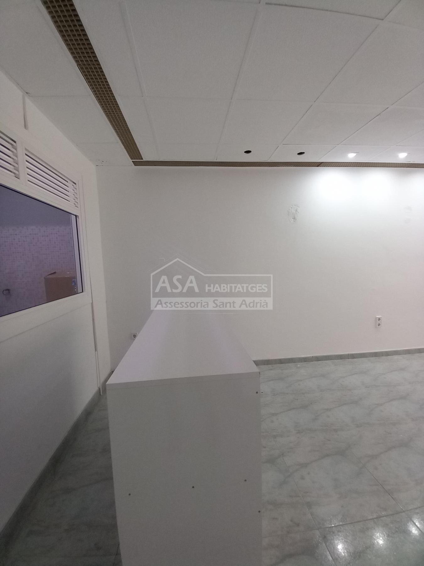 Venta de local comercial en Sant Adrià de Besòs