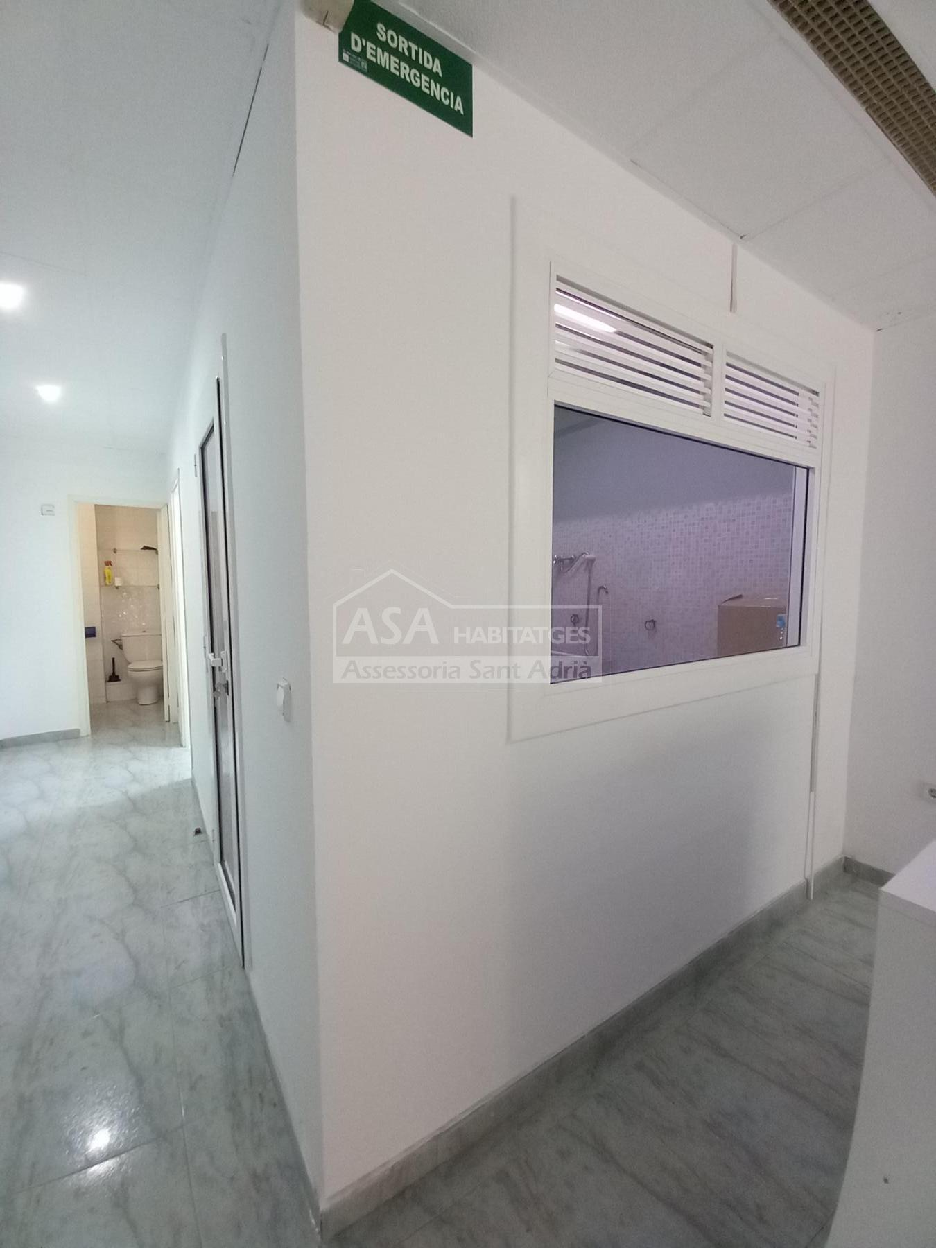 Venta de local comercial en Sant Adrià de Besòs