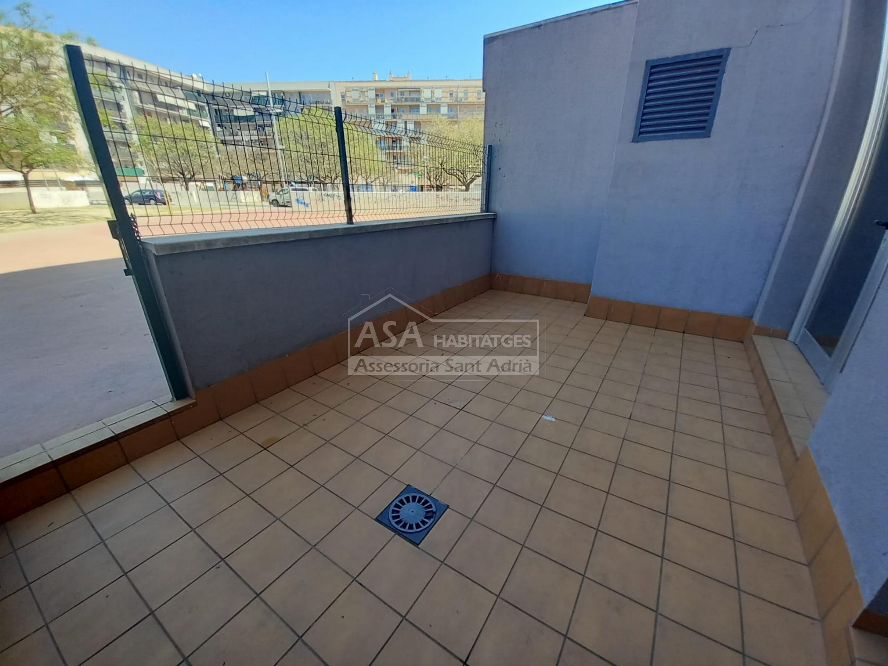 Alquiler de local comercial en Sant Adrià de Besòs