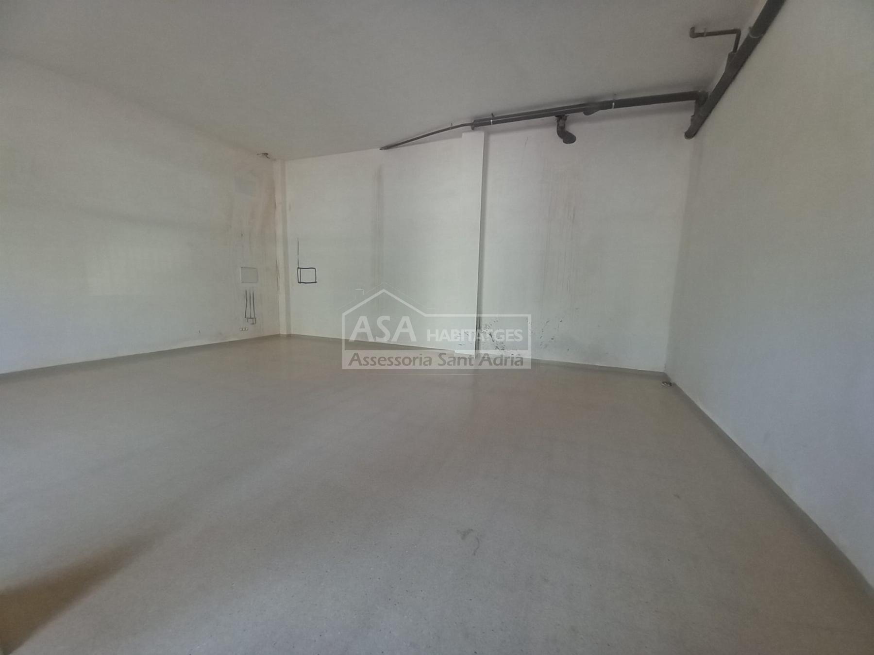 For rent of commercial in Sant Adrià de Besòs