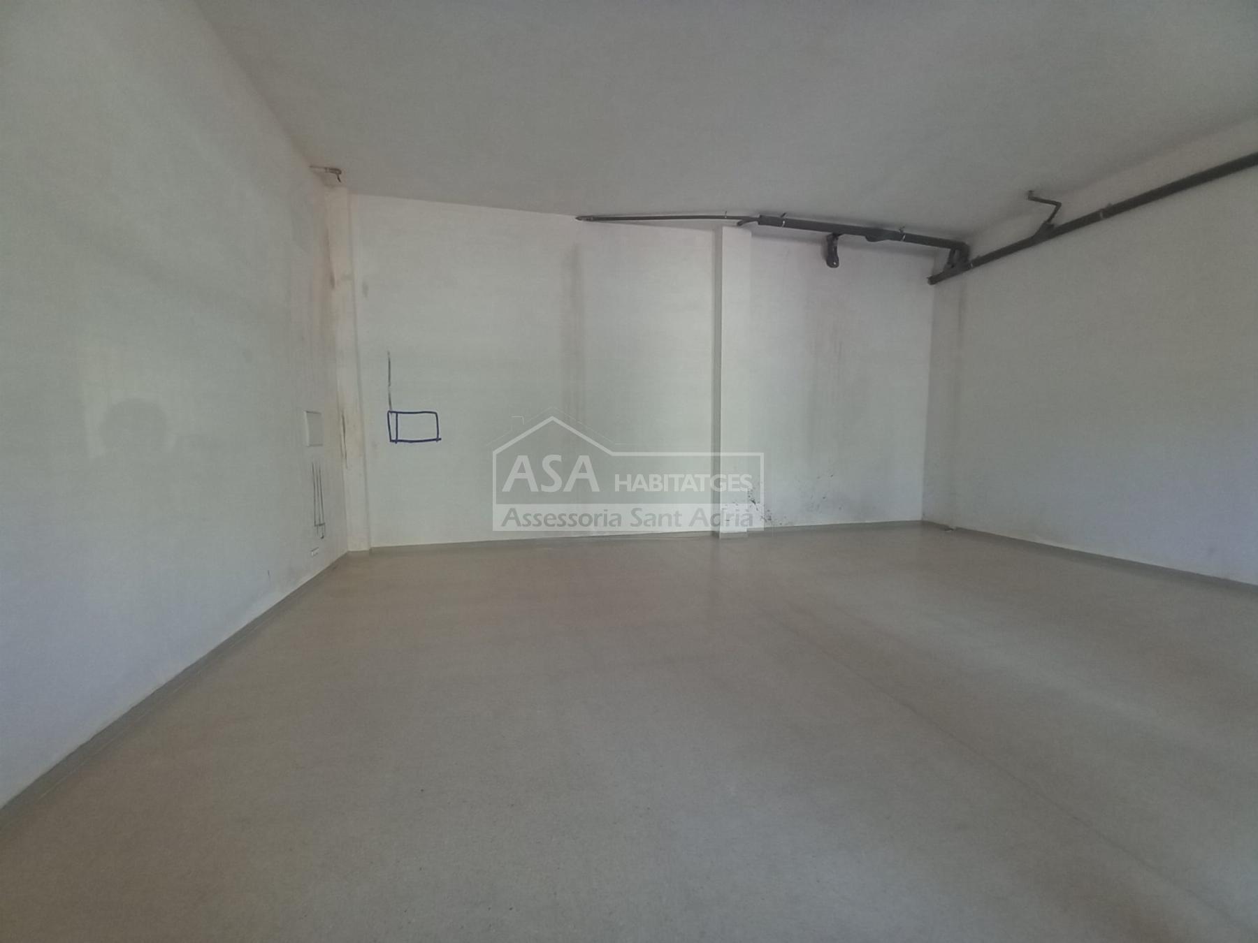 For rent of commercial in Sant Adrià de Besòs