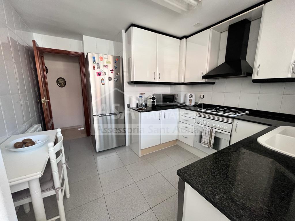 For sale of flat in Badalona