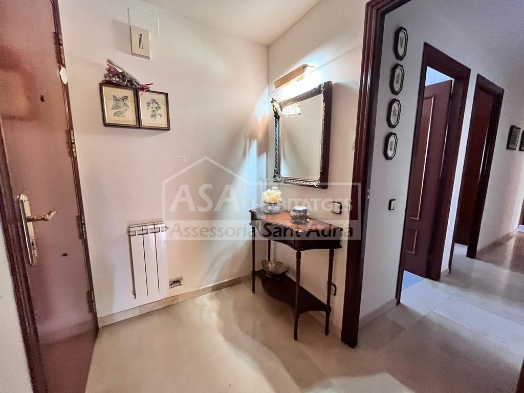 For sale of flat in Badalona
