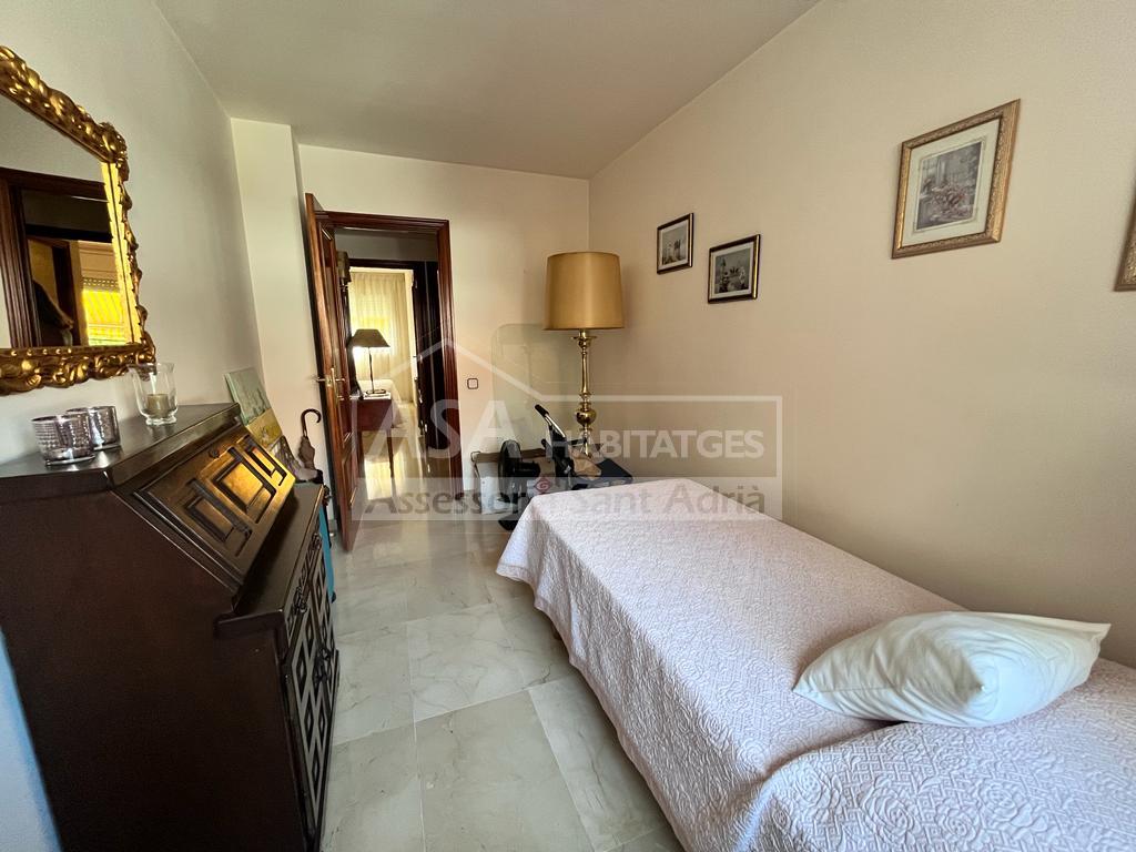 For sale of flat in Badalona