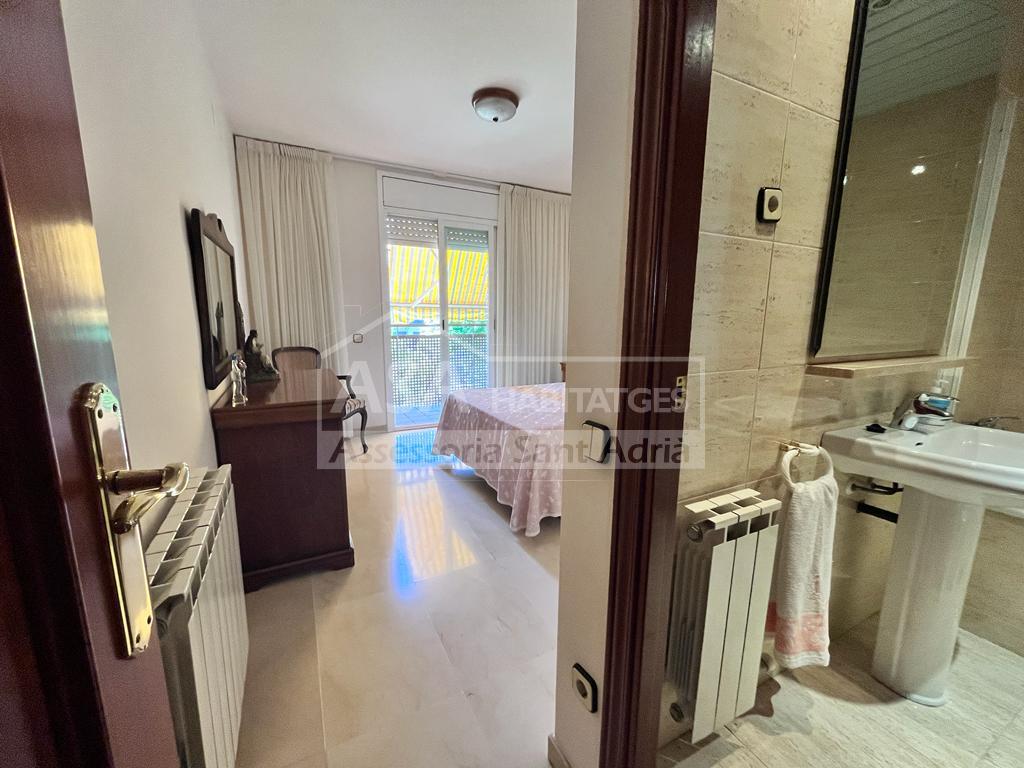 For sale of flat in Badalona