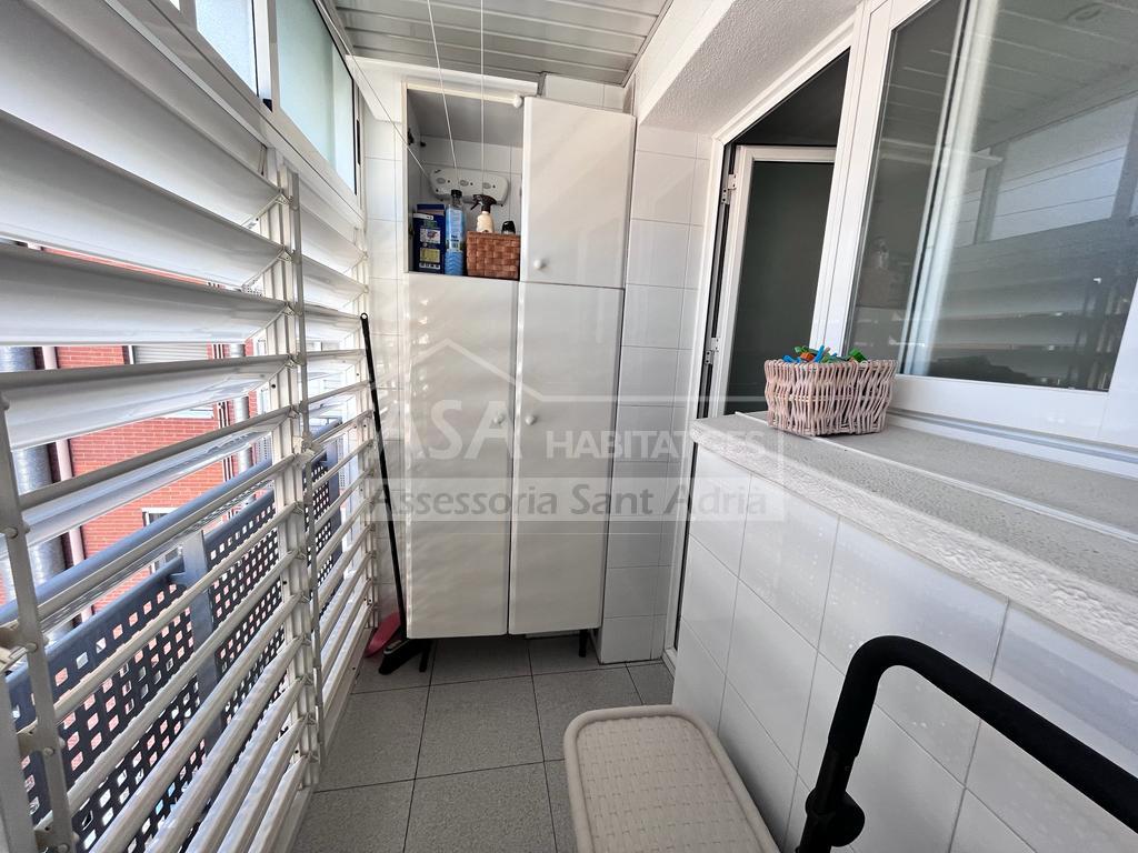For sale of flat in Badalona