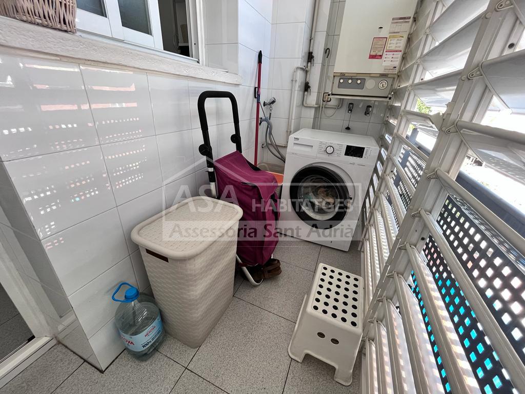 For sale of flat in Badalona