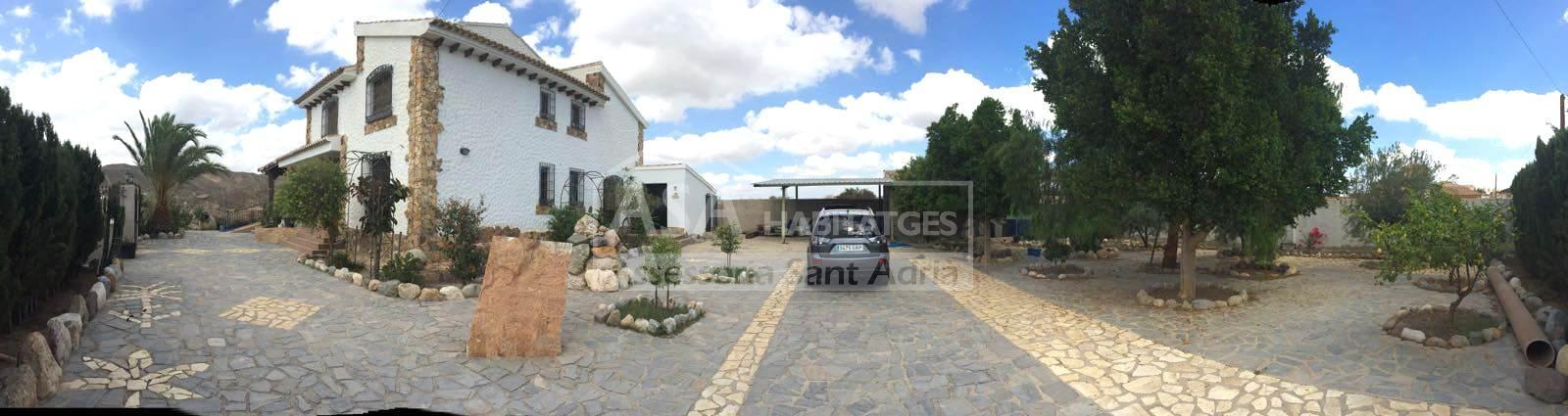 For sale of house in Zurgena