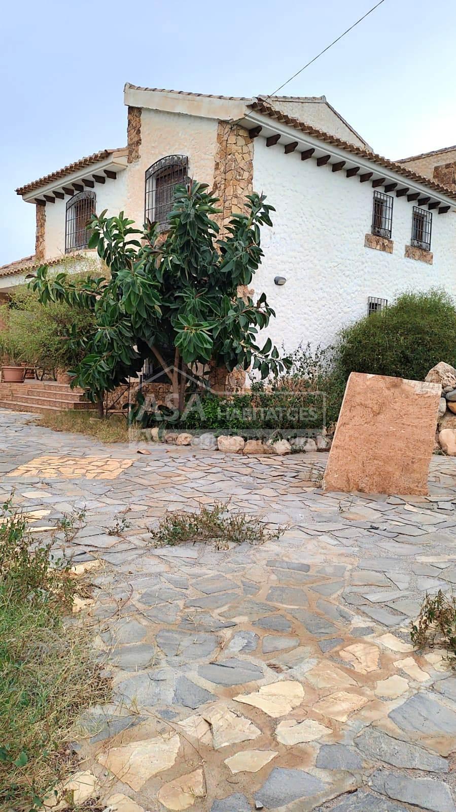 For sale of house in Zurgena