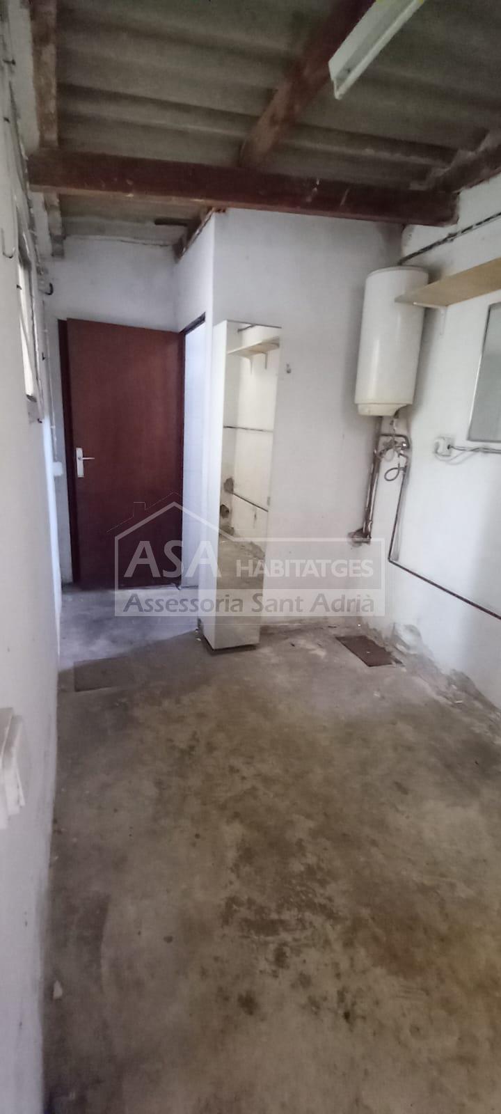 Venta de local comercial en Sant Adrià de Besòs
